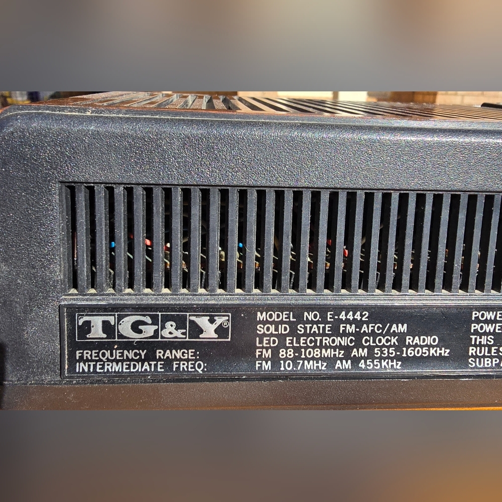 TG&Y Electronic Clock Radio/Alarm - Picture 7 of 8